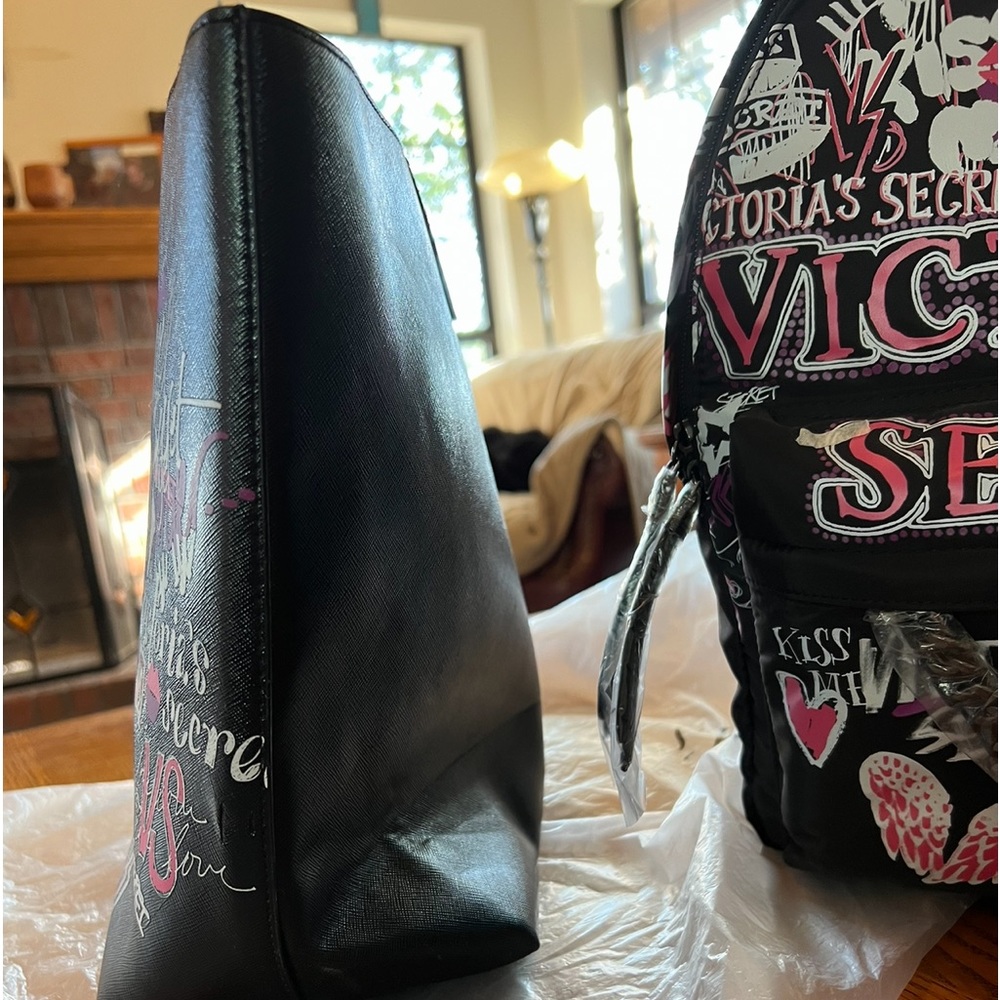 Vs Backpack Black Graffiti travel tote BACKPACK graffiti 2018 fashion show RARE - Picture 7 of 16